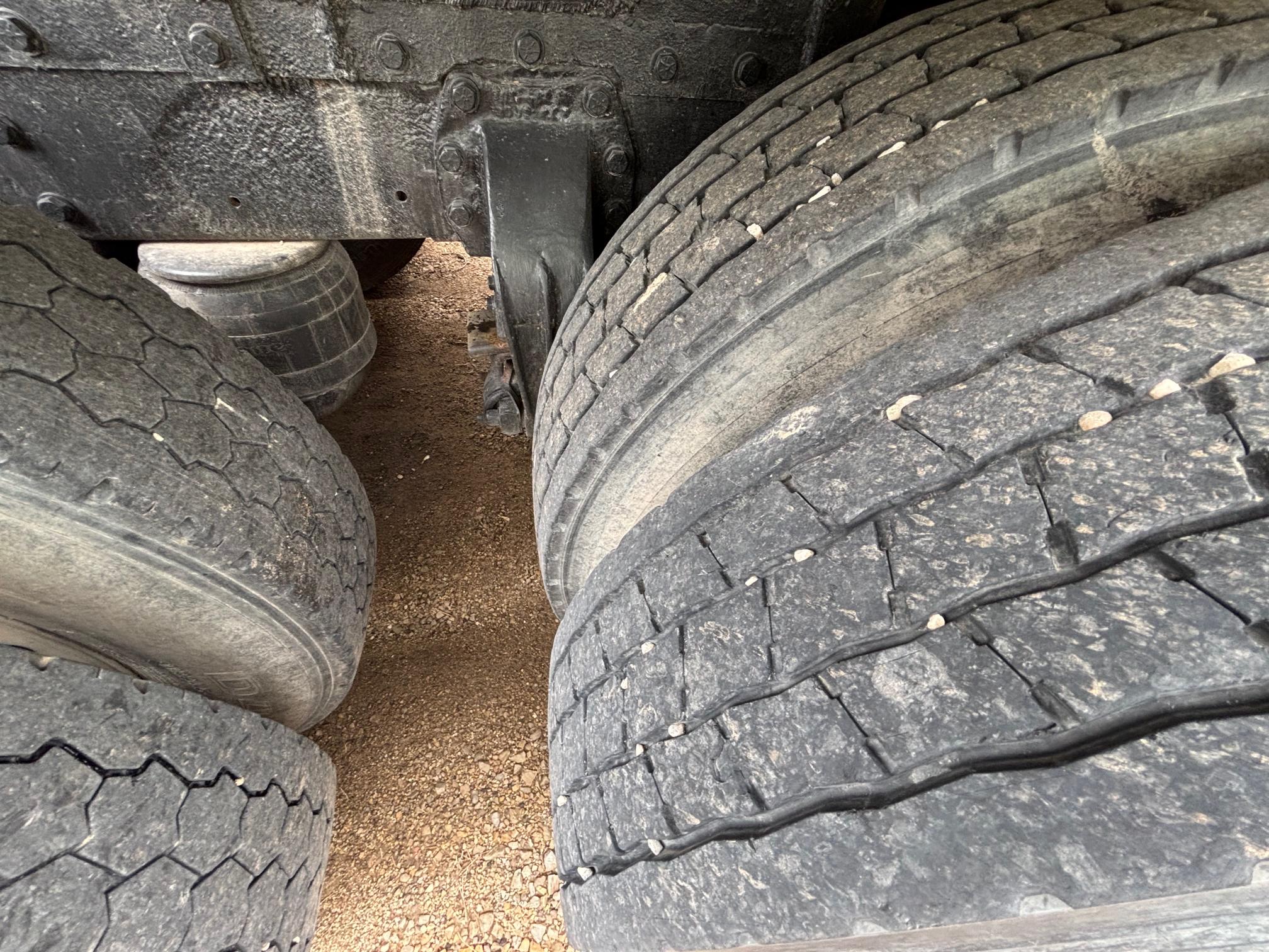 1993 PETERBILT 379 - Image 21